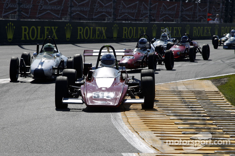 Demorunden der Formula Vee beim Formel-V-Revival auf dem Daytona International Speedway