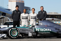 Toto Wolff, Mercedes AMG F1 ; Nico Rosberg, Mercedes AMG F1; Lewis Hamilton, Mercedes AMG F1; et Ross Brawn, Mercedes AMG F1 Team