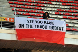 Bandeira para Robert Kubica (POL)