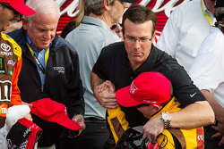 Victory lane: race winner Kyle Busch, Joe Gibbs Racing Toyota celebrates with J.D. Gibbs