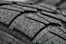 Wet Pirelli lastiği