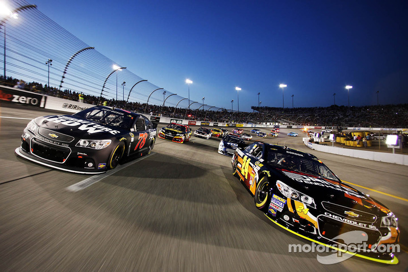 Pace laps: Jeff Gordon and Kurt Busch lead the field