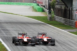 Max Chilton, Marussia F1 Team MR02 et Jules Bianchi, Marussia F1 Team MR02