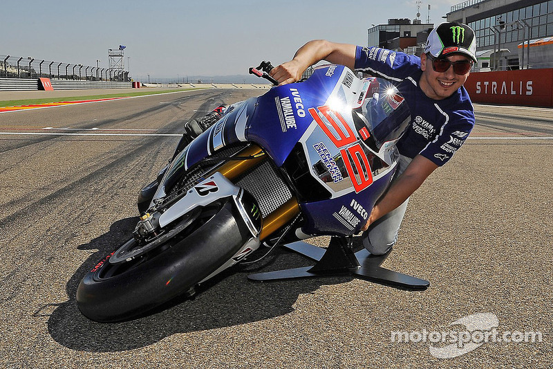 Jorge Lorenzo, Yamaha Factory Racing and the lean angle demonstration