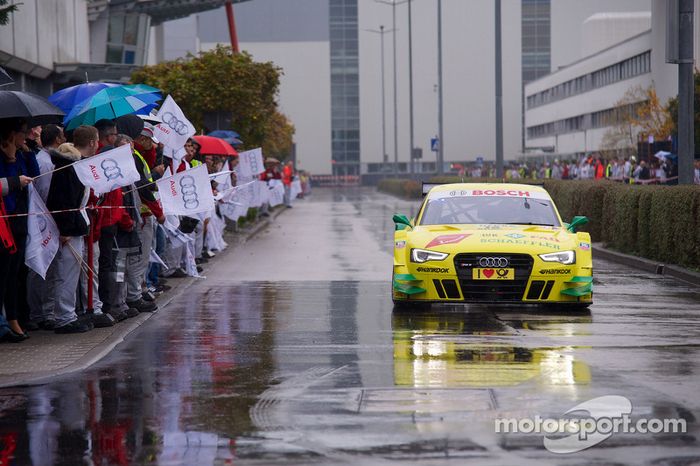 2013 champion Mike Rockenfeller visits the Audi factory