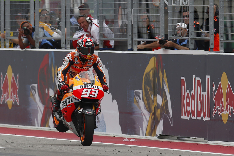 Ganador de la carrera que Marc Márquez celebra