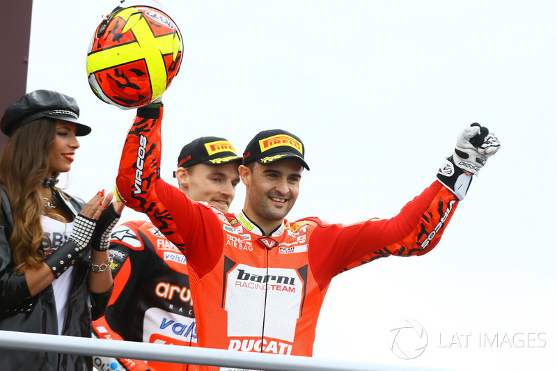 Podio: Xavi Fores, Barni Racing Team