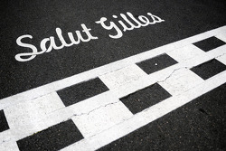 Salut Gilles - homenaje a Gilles Villeneuve en la salida