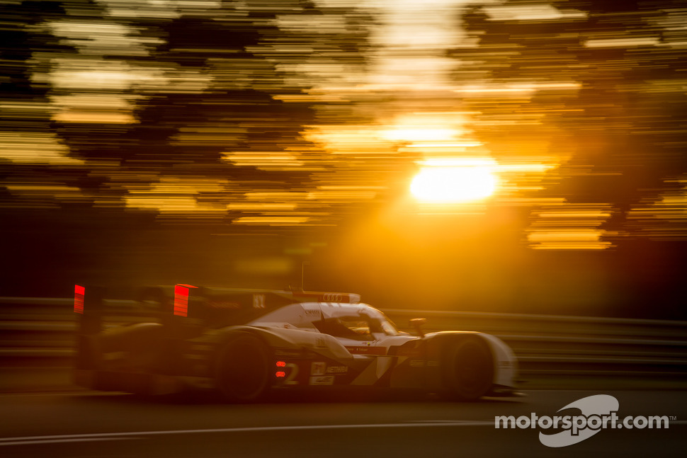 #2 Audi Sport Team Joest Audi R18 E-Tron Quattro: Marcel Fässler, Andre Lotterer, Benoit Tréluyer