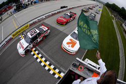 Start: Alex Tagliani leads