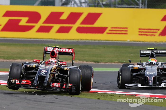 Pastor Maldonado, Lotus F1 E21 es lanzado al aire después de chocar con Esteban Gutiérrez, Sauber C3