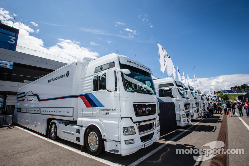 宝马schnitzer车队运输卡车