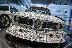 1976 BMW Art Car par Frank Stella, qui a participé au Mans