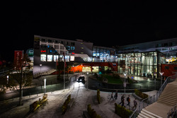 Nürburgring Ring Boulevard en Ring Arena in de avond