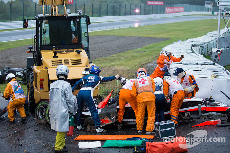 Addetti alla sicurezza al lavoro dopo l'incidente di Jules Bianchi, Marussia F1 Team