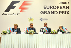 Hermann Tilke, Anar Alekperov, Azad Rahimov et Bernie Ecclestone