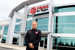 С Джином Хаасом на базе Haas F1, Особое мероприятие.