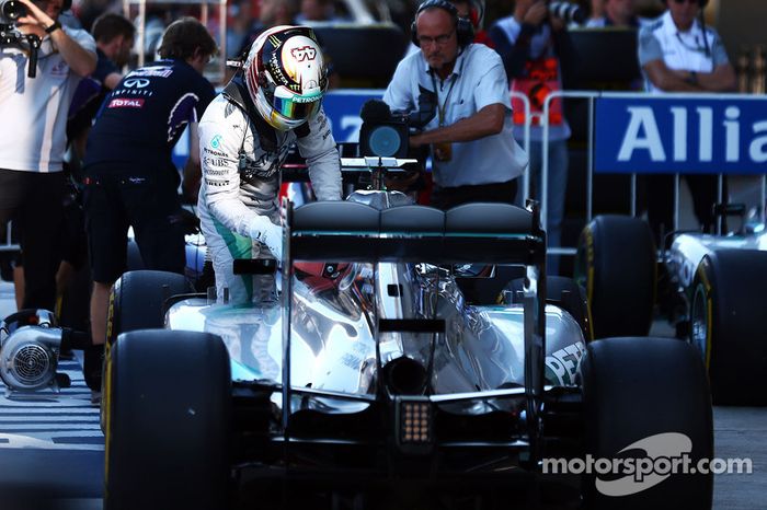 Hamilton logró la pole en el primer GP de Rusia en Sochi 2014