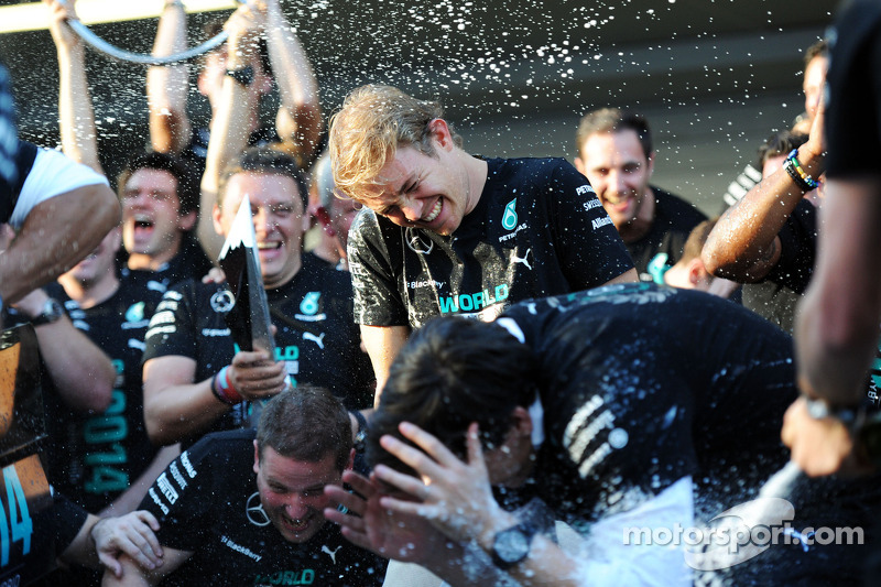 Nico Rosberg, Mercedes AMG F1, celebra el título de constructores logrado en 2014