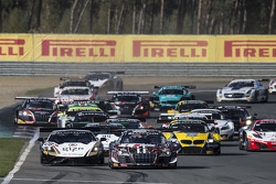 Départ : #1 Belgian Audi Club Team WRT Audi R8 LMS Ultra: Cesar Ramos, Laurens Vanthoor