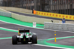 Nico Hulkenberg, Sahara Force India F1 VJM07 enters the new pit lane