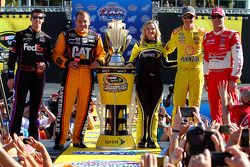 2014年冲刺杯的四位车手: Denny Hamlin, Joe Gibbs丰田车队；Ryan Newman, Richard Childress雪佛兰车队；Joey Logano, Penske福特