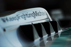 Mercedes AMG F1 W05 con un messaggio di supporto per Michael Schumacher (GER)