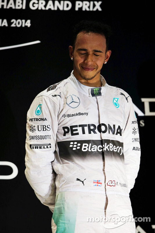 Em Abu Dhabi, Hamilton se emociona com o bicampeonato, em 2014