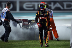 Pastor Maldonado abandonne après l'explosion de son moteur