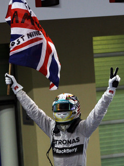 El ganador y campeón del mundo Lewis Hamilton, Mercedes AMG F1 celebra en parc ferme