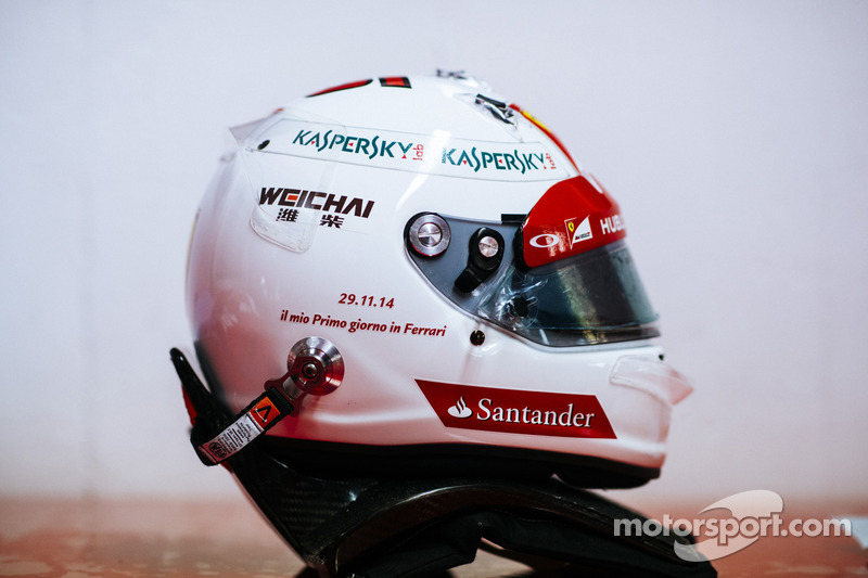 Helm von Sebastian Vettel