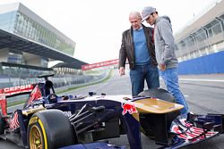 Helmut Marko y Carlos Sainz Jr., Toro Rosso