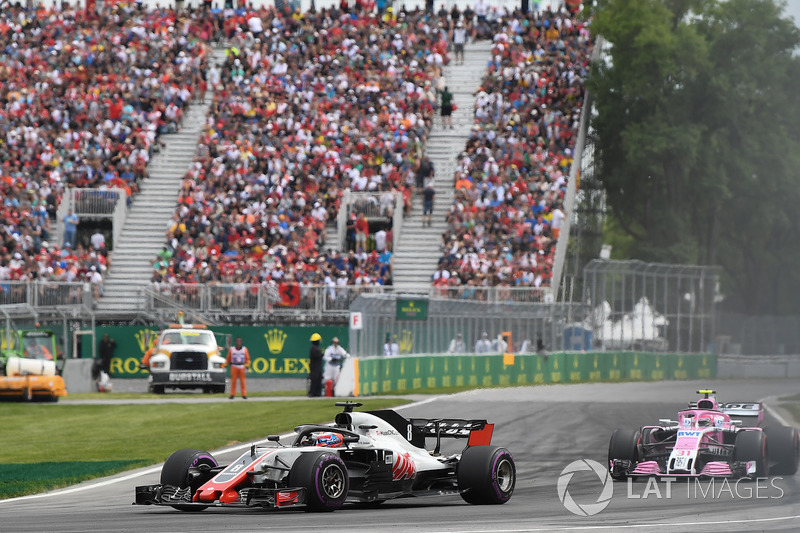 Grosjean is pushed wide just before his sole pitstop