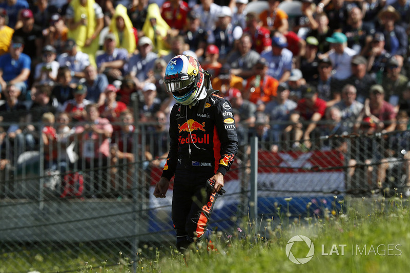 Daniel Ricciardo, Red Bull Racing abandona