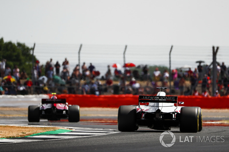 Charles Leclerc, Sauber C37, Romain Grosjean, Haas F1 Team VF-18
