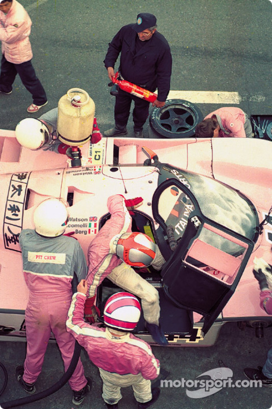 #44 Richard Lloyd Racing porsche 962c: John Watson takes over from Allen Berg