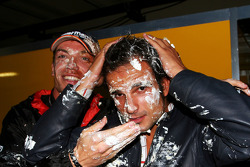 Robert Doornbos kutlama yapıyor his birthday ve Vitantonio Liuzzi