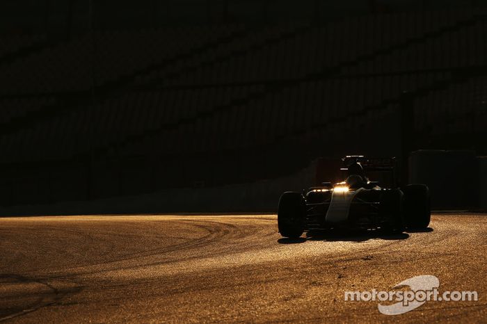 Carlos Sainz Jr., Scuderia Toro Rosso STR10