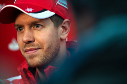 Sebastian Vettel, Ferrari con los medios