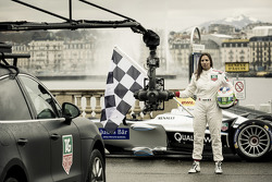 Simona de Silvestro durante un'apparizione sui media a Ginevra