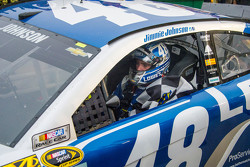 Ganador de la Carrera Jimmie Johnson, Hendrick Motorsports Chevrolet celebra