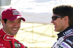 Luis Díaz se ríe con Adrian Fernandez