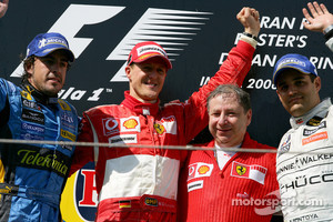 Podio: ganador de la carrera Michael Schumacher, segundo lugar Fernando Alonso (Jean Todt) y tercer lugar Juan Pablo Montoya