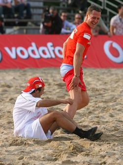 Vodafone Ferrari Beach Soccer Challenge: Michael Schumacher et Felipe Massa