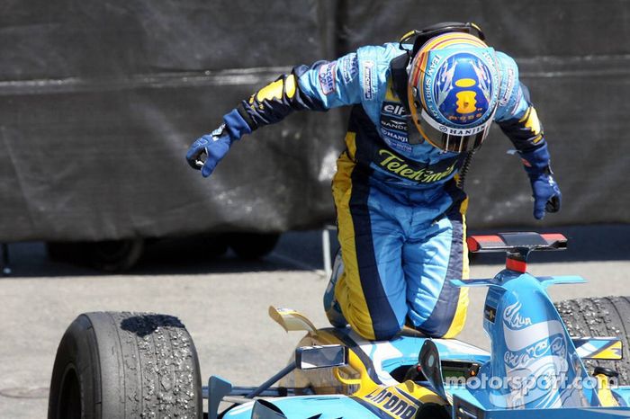 Fernando Alonso celebra el triunfo