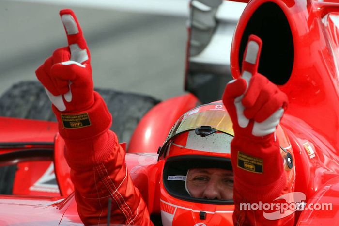 Ganador de la carrera Michael Schumacher celebra