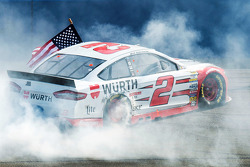 El ganador, Brad Keselowski, Team Penske Ford