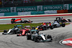 Lewis Hamilton, Mercedes AMG F1 W06 mène au départ