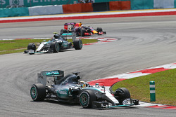 Льюис Хэмилтон Mercedes AMG F1 W06
