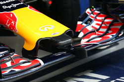 Daniil Kvyat, Red Bull Racing RB11 - aileron avant
